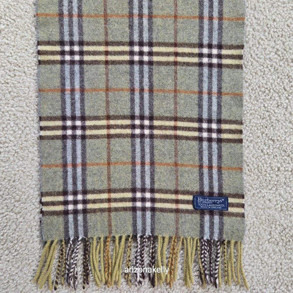 PERFECT! Vintage Burberry Wool Plaid Scarf - Picture 6 of 17